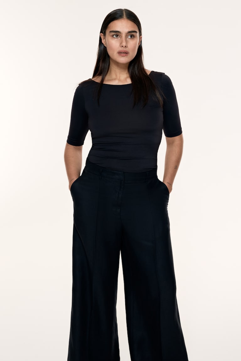 H&M Shirt mit Ballerina-Ausschnitt Jubiläumsangebot