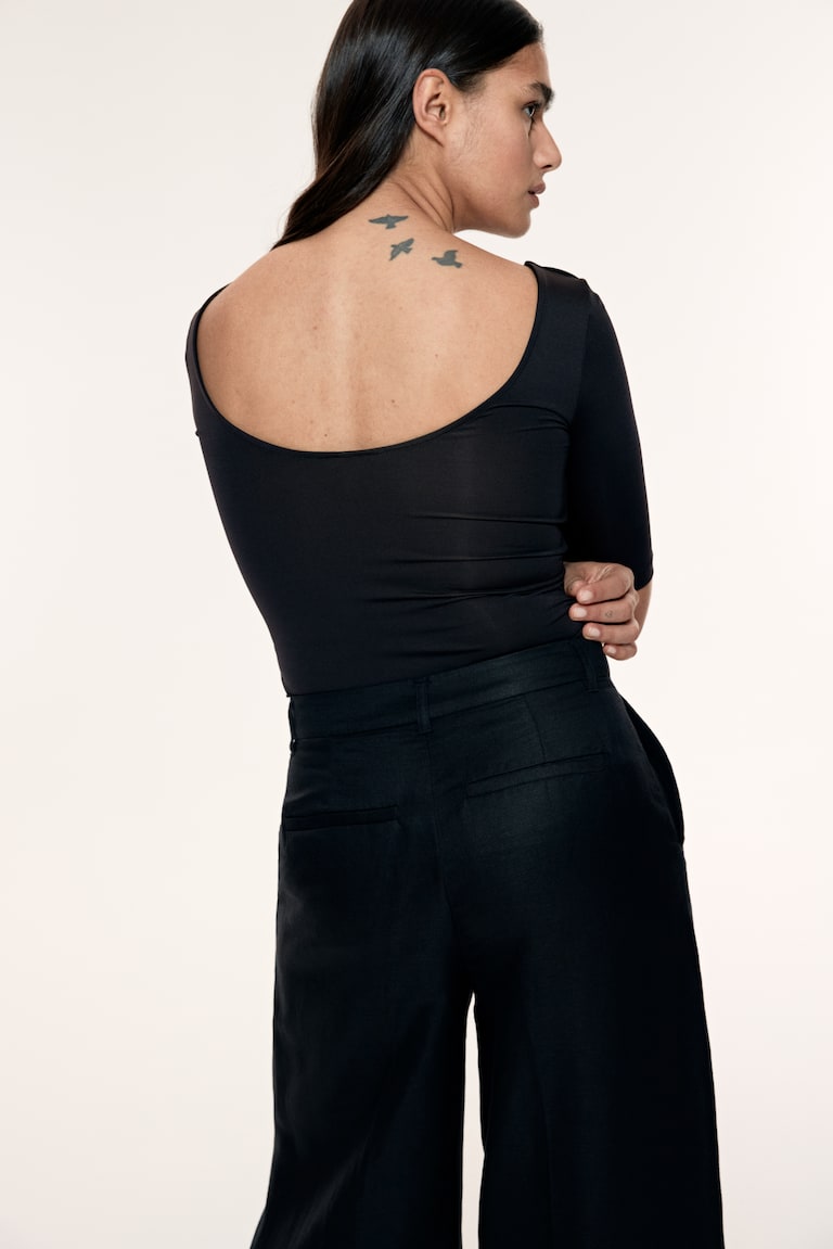 H&M Shirt mit Ballerina-Ausschnitt Jubiläumsangebot