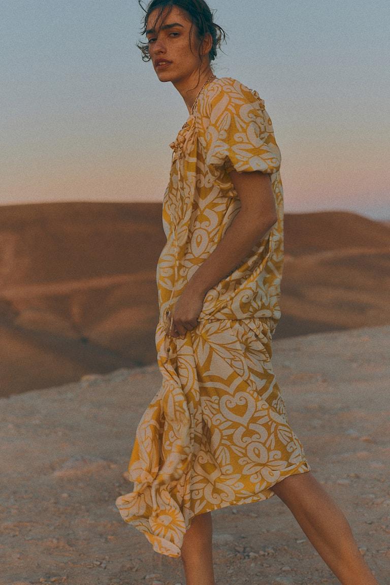 H&M Kleid mit Kordelzugdetail Neuheiten