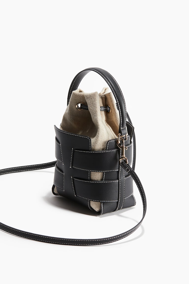 H&M Crossbody Bucket Bag 50% Rabatt für begrenzte Zeit