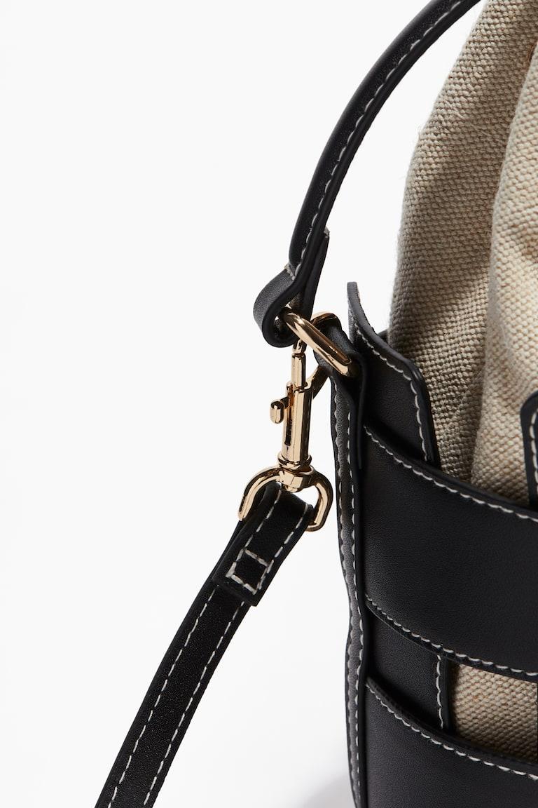 H&M Crossbody Bucket Bag 50% Rabatt für begrenzte Zeit