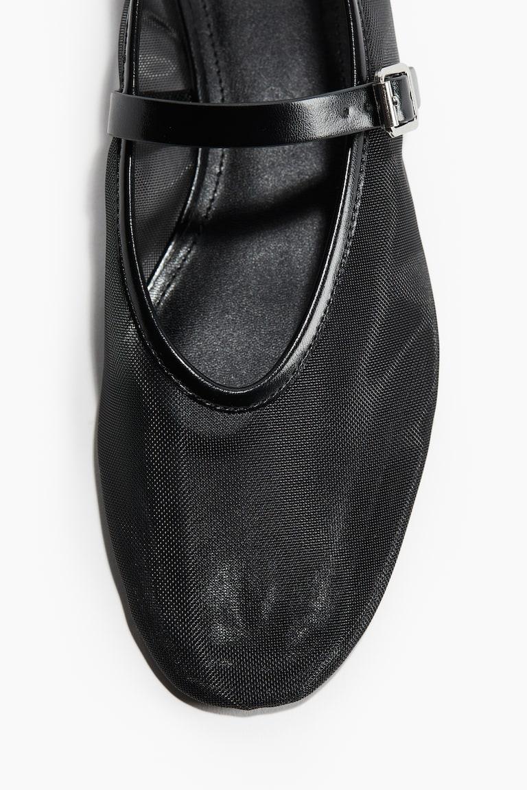 H&M Ballerinas im Mary-Jane-Stil aus Mesh 50% Rabatt mit kostenlosem Versand