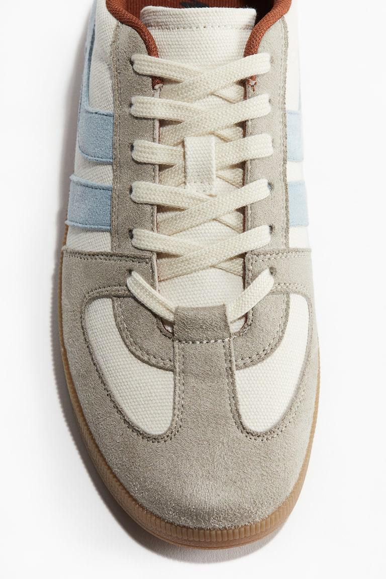 H&M Sneaker Flash Sale