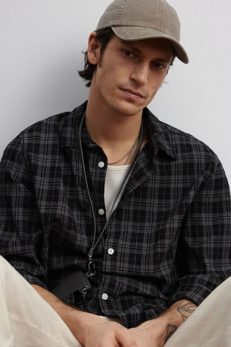 H&M Hemd mit Struktur in Loose Fit Große Rabatte