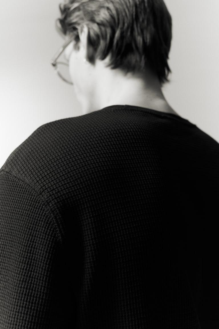 H&M Shirt aus Waffeljersey in Slim Fit zollfrei