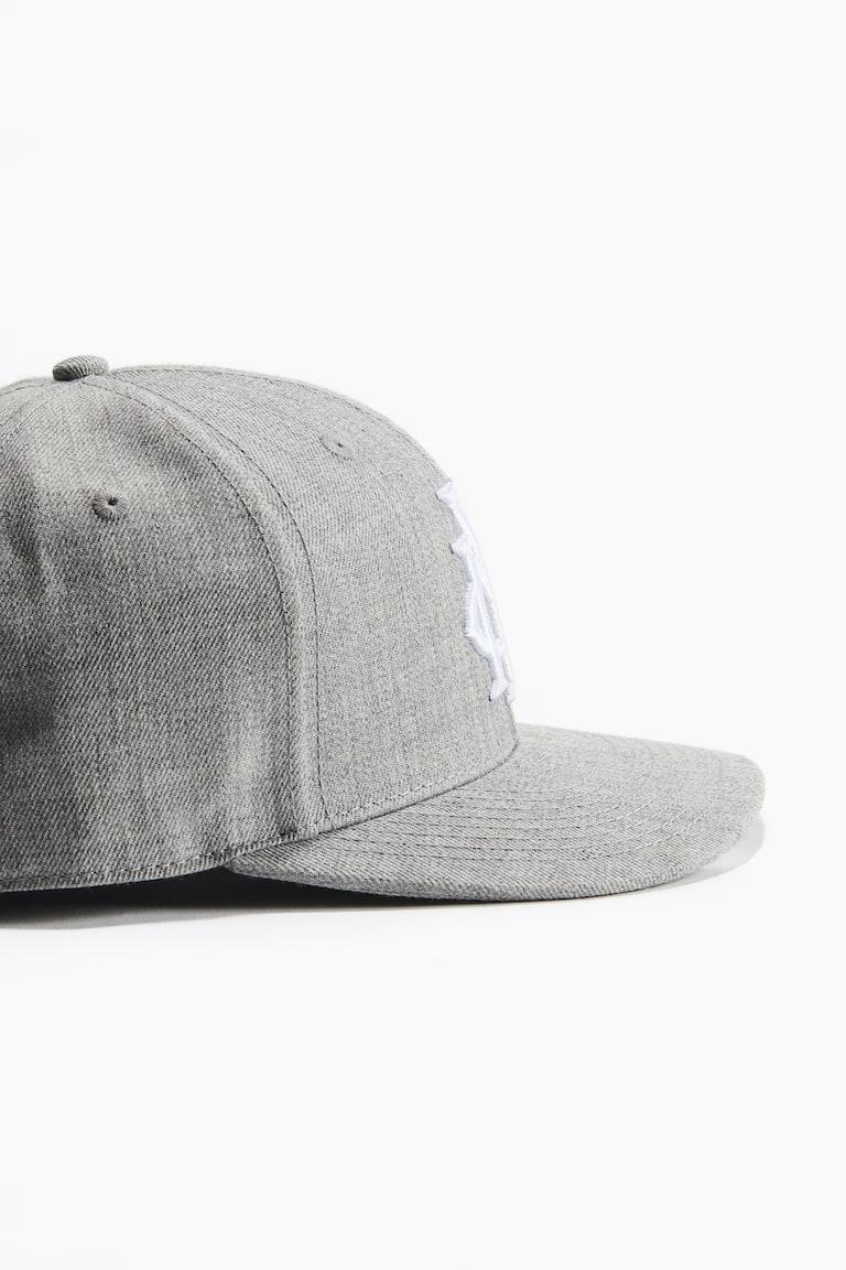 H&M Cap mit Motivstickerei Top Angebot