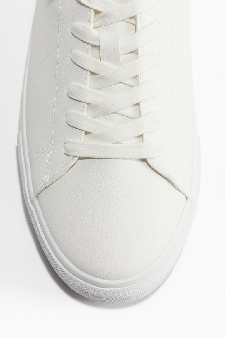 H&M Sneaker Nur noch ein Tag übrig
