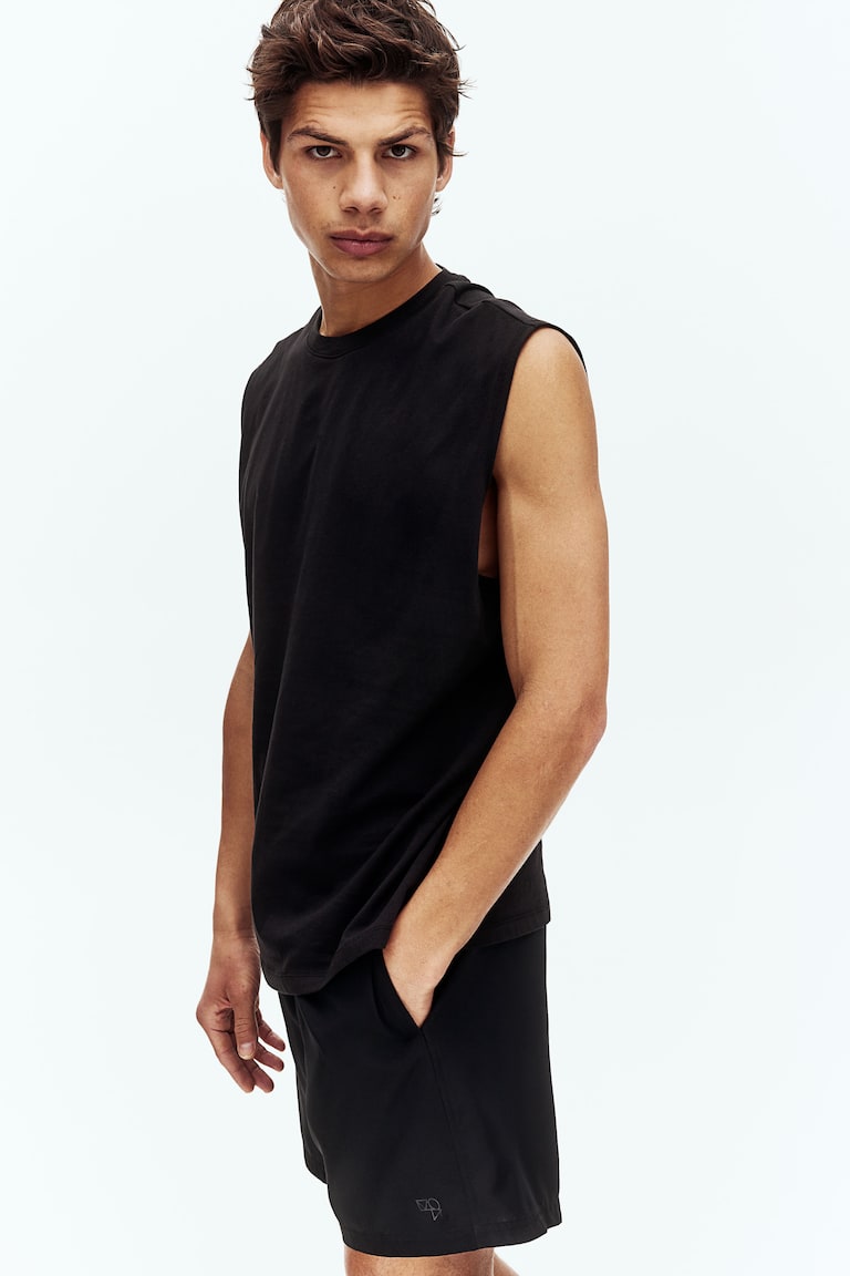 H&M Halblange Sportshorts mit DryMove™ Cyber Monday