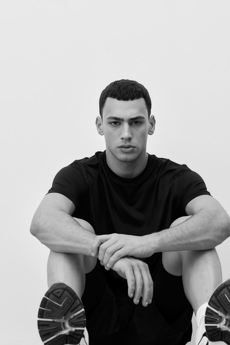 H&M Sportshirt mit DryMove™ in Regular Fit Osterangebot
