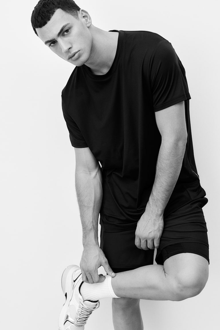 H&M Sportshirt mit DryMove™ in Regular Fit Muttertagsangebot