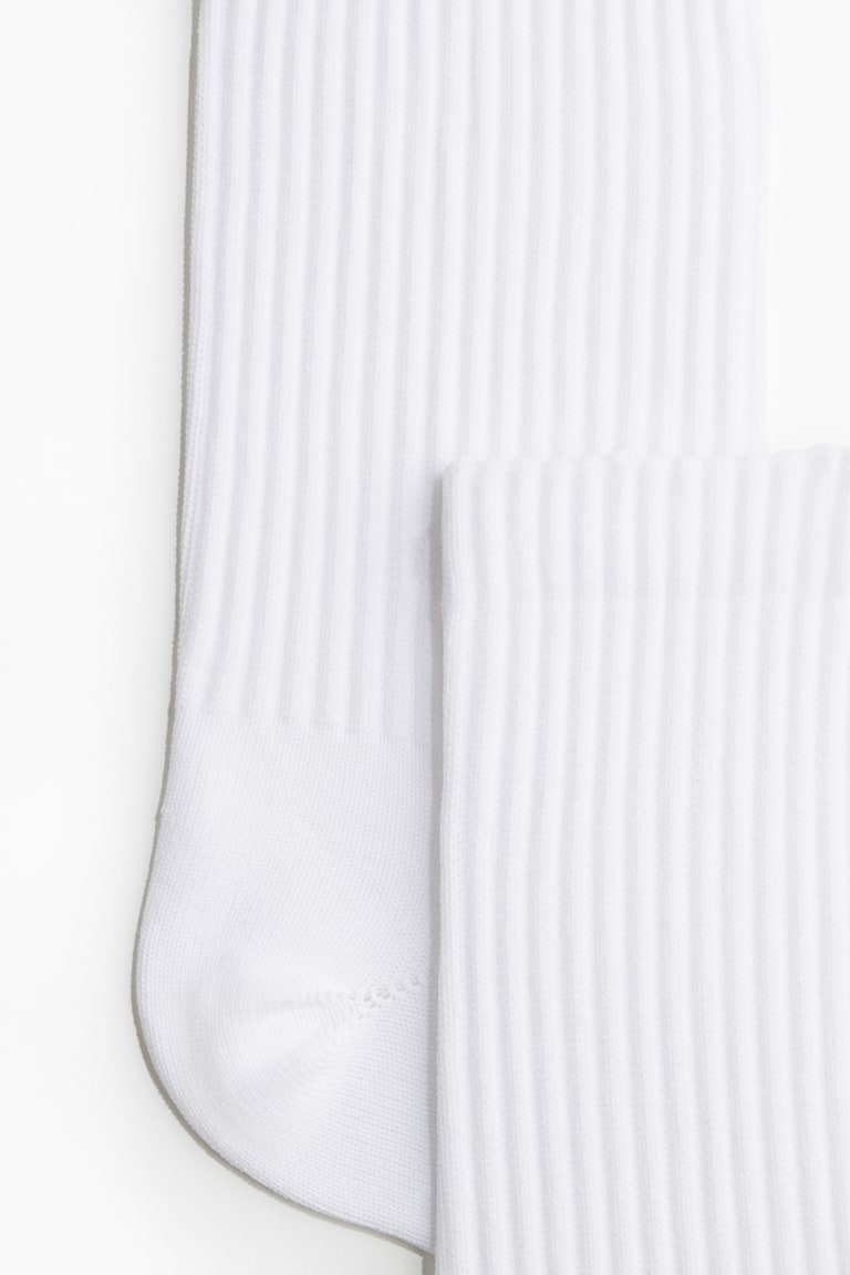 H&M 5er-Pack Sportsocken mit DryMove™ Valentinstagsangebot