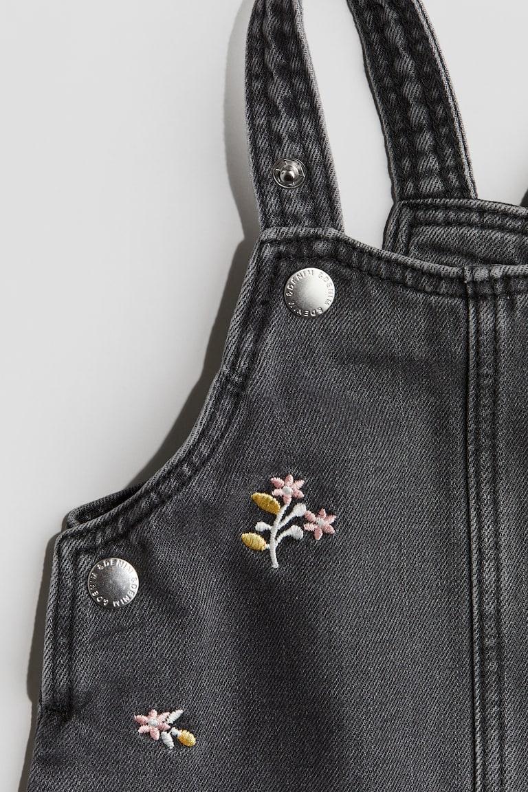 H&M Latzkleid aus Denim Bis zu 65% Rabatt