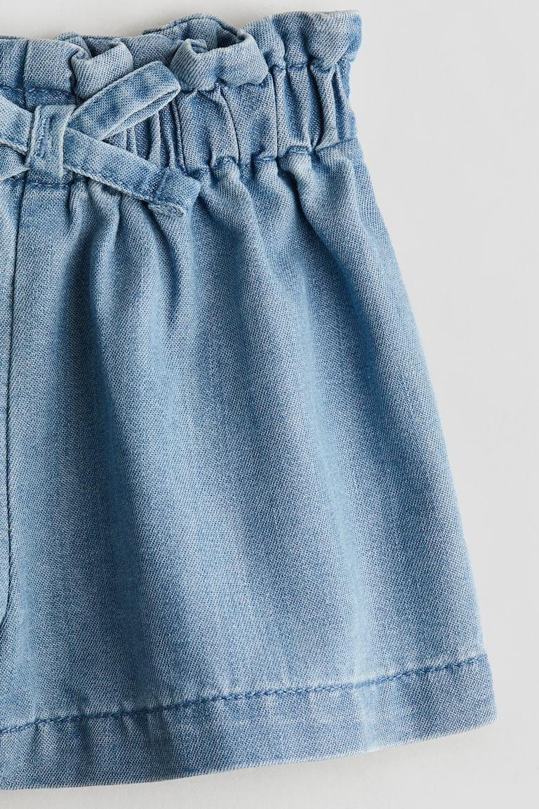 H&M Shorts mit Paperbag-Bund Flash Sale
