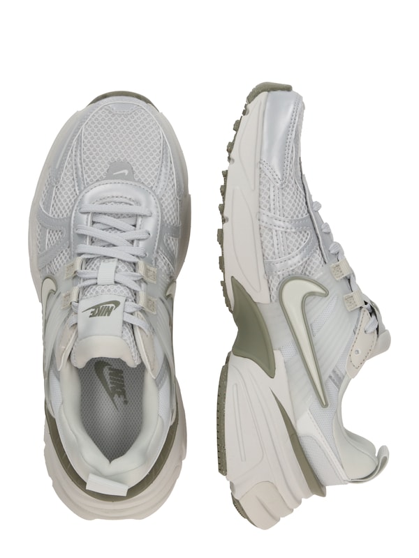 Nike Sportswear Nike Sportswear Sneaker 'V2K' in Hellgrau Letzte 3 Tage