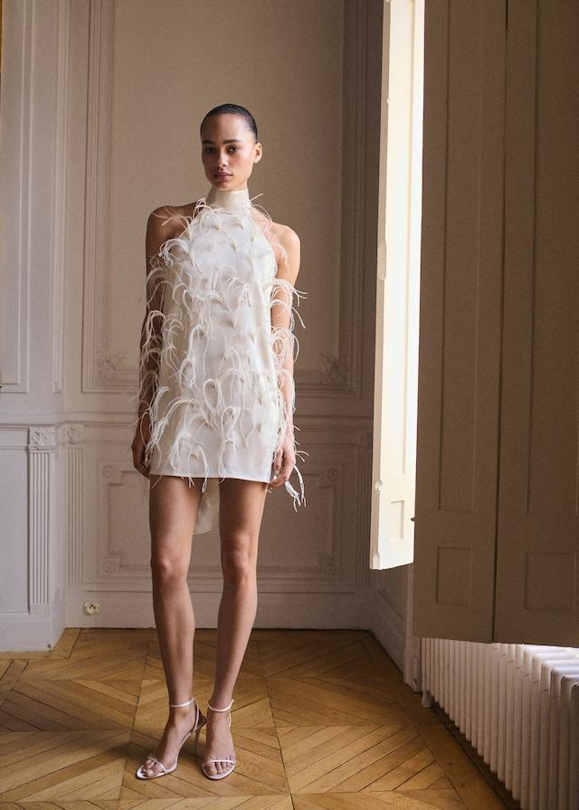 Mango Neckholder-Kleid mit Federdetails Neueste Mode
