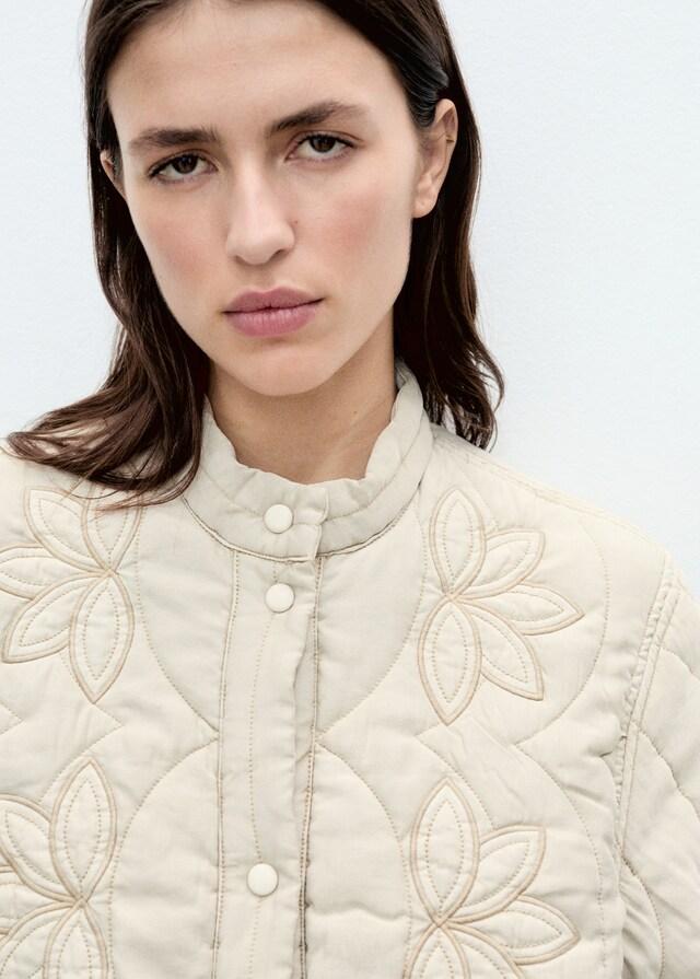 Mango Steppjacke mit Blumenstickerei Räumungsverkauf