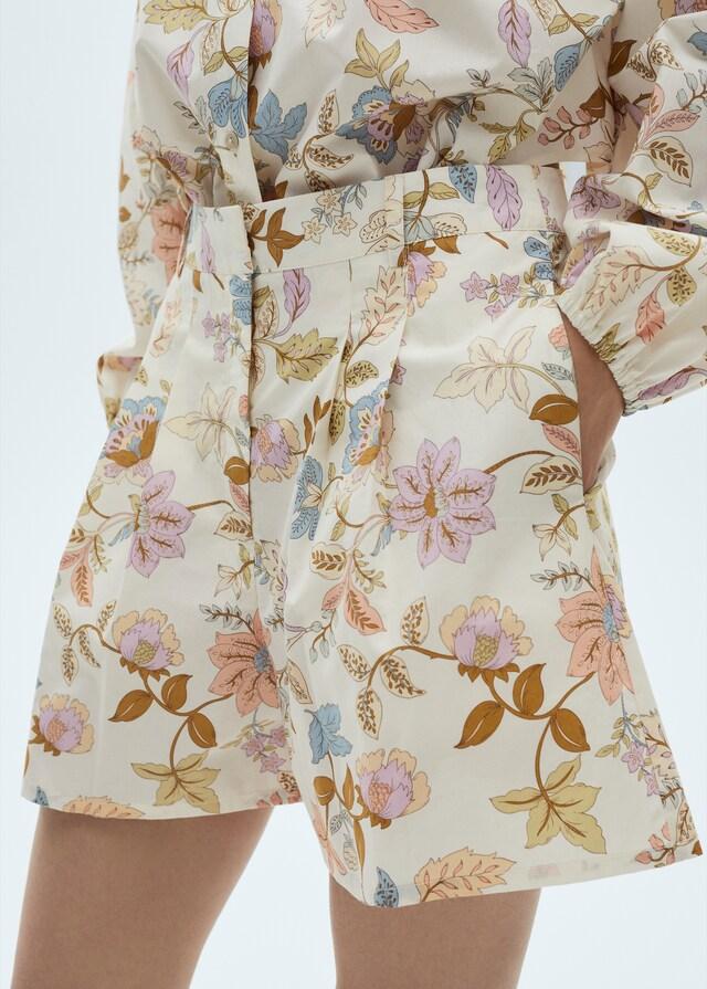 Mango Geblümte Bundfaltenshorts Saisonale Angebote