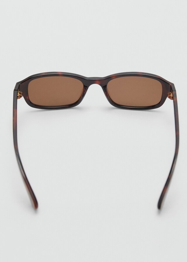 Mango Sonnenbrille mit rechteckigem Brillengestell Top Angebot
