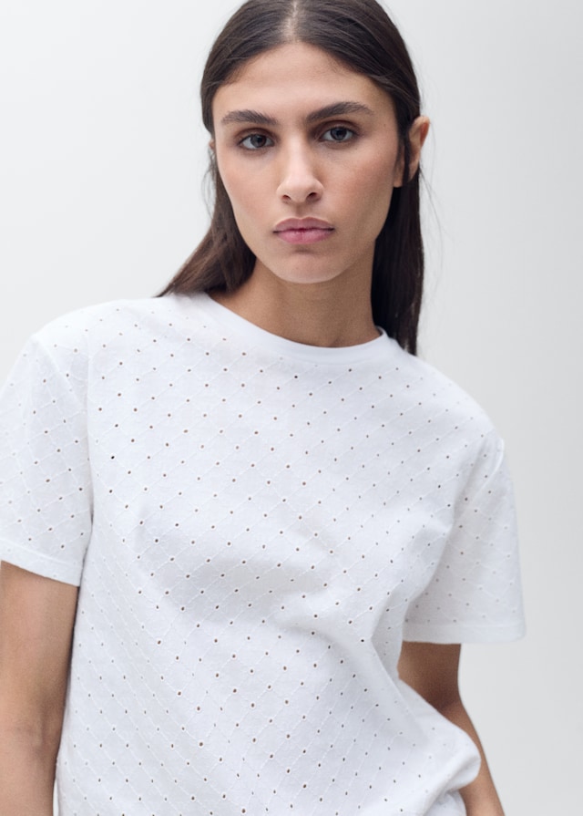 Mango Besticktes T-Shirt mit Ajourmuster Muttertagsangebot