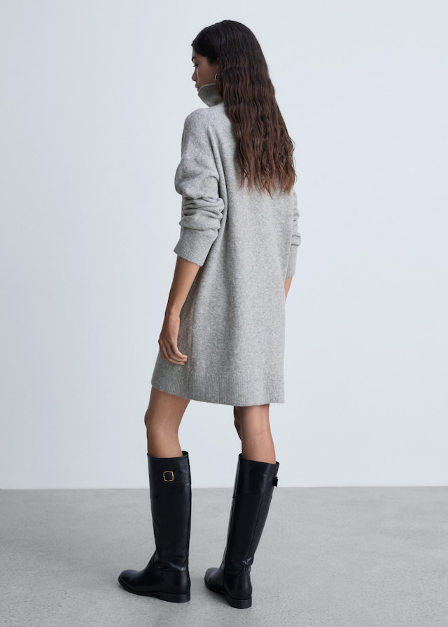 Mango Kurzes Strickkleid mit weitem Rollkragen JETZT KAUFEN
