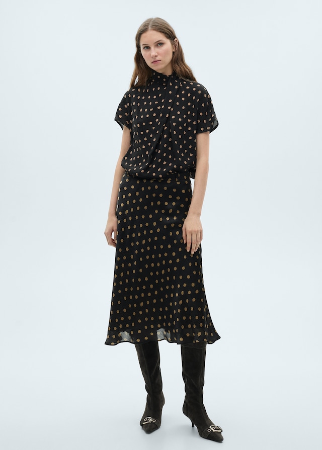 Mango Polka-Dots-Bluse mit drapiertem Kragen 2025