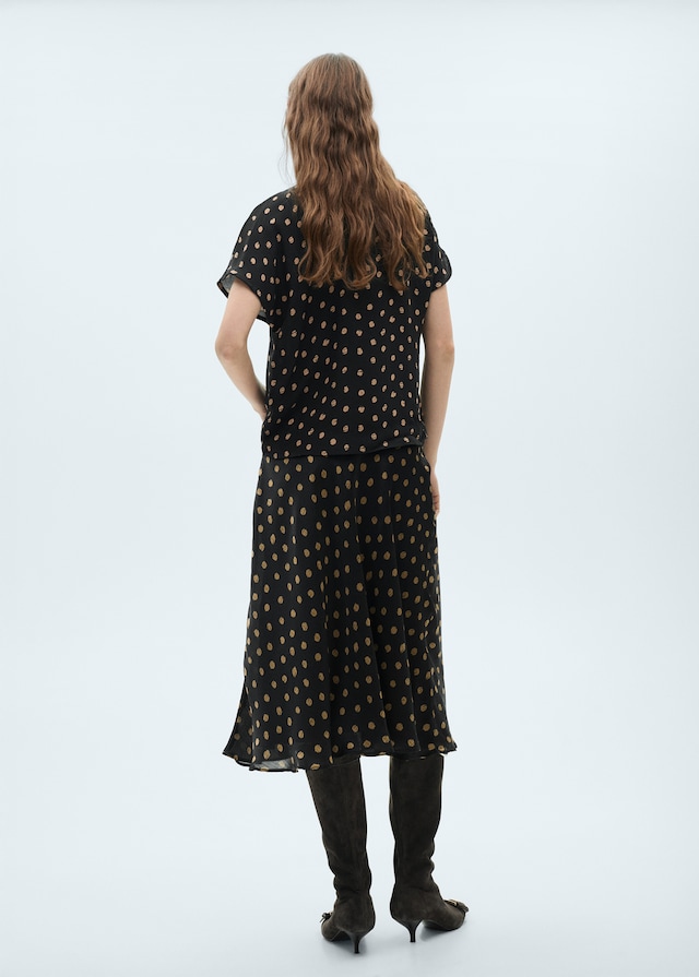 Mango Polka-Dots-Bluse mit drapiertem Kragen 2025