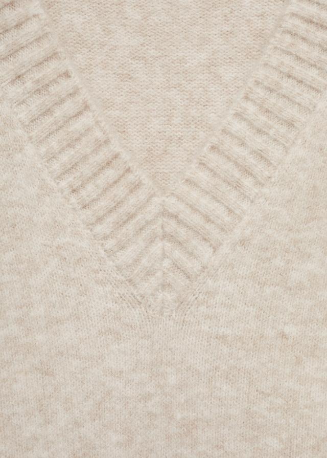 Mango V-Ausschnitt Pullover einfarbig Neueste Mode