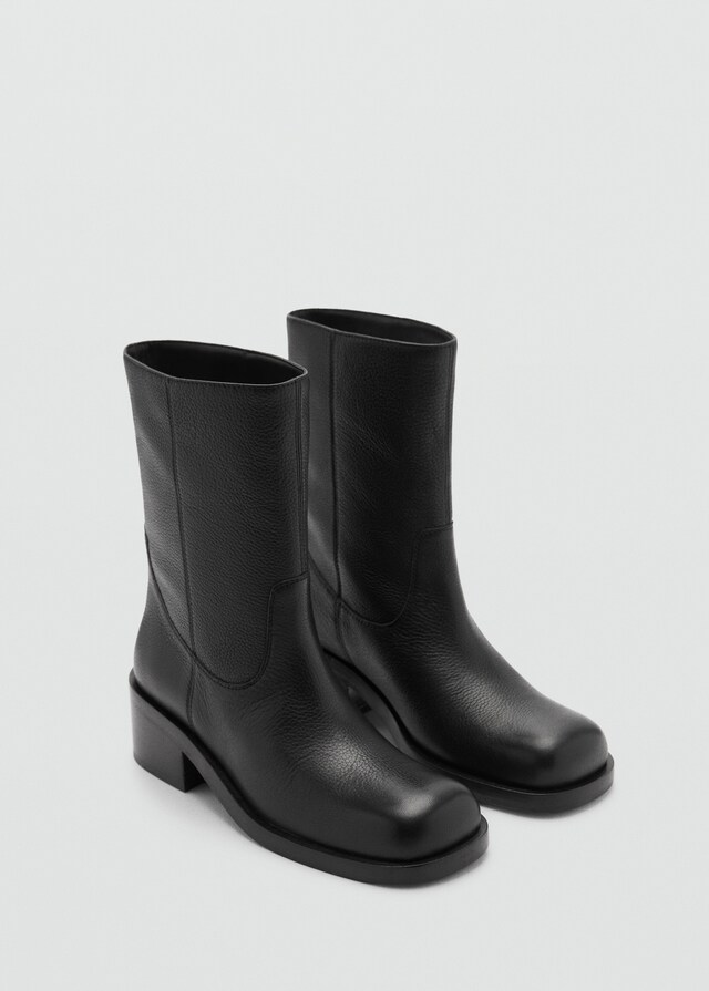 Mango Lederstiefelette mit Karrée-Spitze 2025