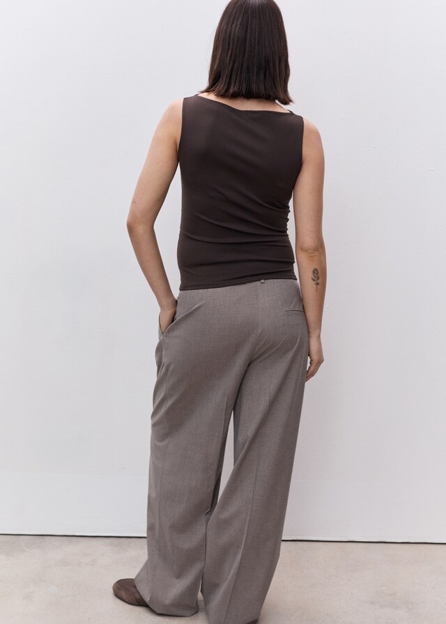 Mango Gerafftes Top mit Bateau-Ausschnitt im Angebot