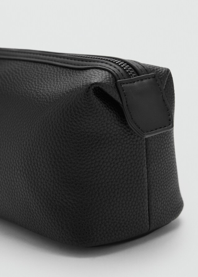 Mango Genarbte Kosmetiktasche mit Kontrasthenkel Neuheiten