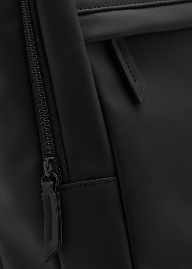 Mango Gummierter Funktionsrucksack Saisonale Angebote