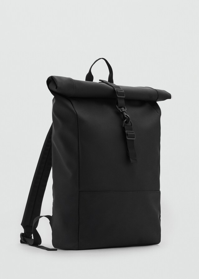 Mango Gummierter Rucksack mit Umschlagverschluss Räumungsverkauf