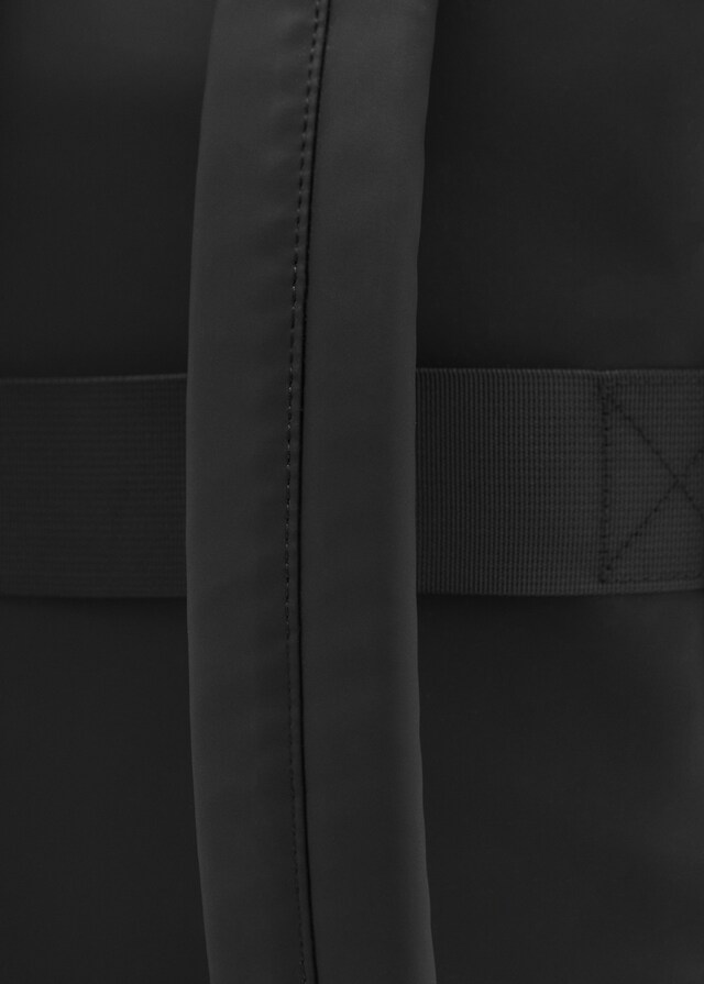 Mango Gummierter Rucksack mit Umschlagverschluss Räumungsverkauf