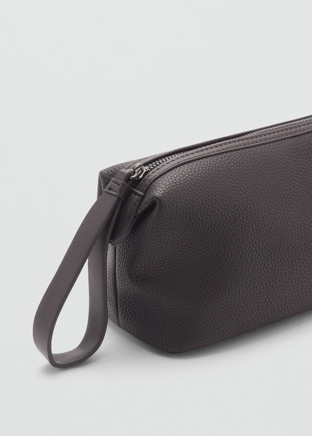 Mango Genarbte Kosmetiktasche mit Kontrasthenkel Sonderangebote