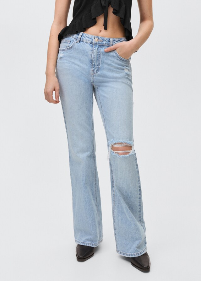 Mango Flared Jeans mit Zierrissen Neueste Mode