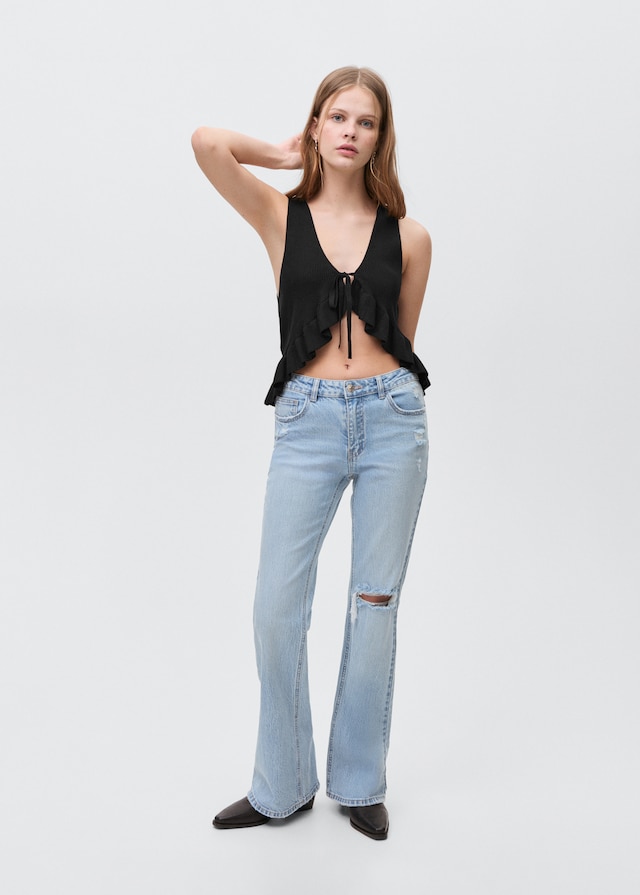 Mango Flared Jeans mit Zierrissen Neueste Mode