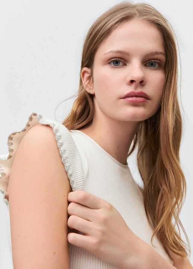 Mango Top mit Volantdetail Sonderangebote
