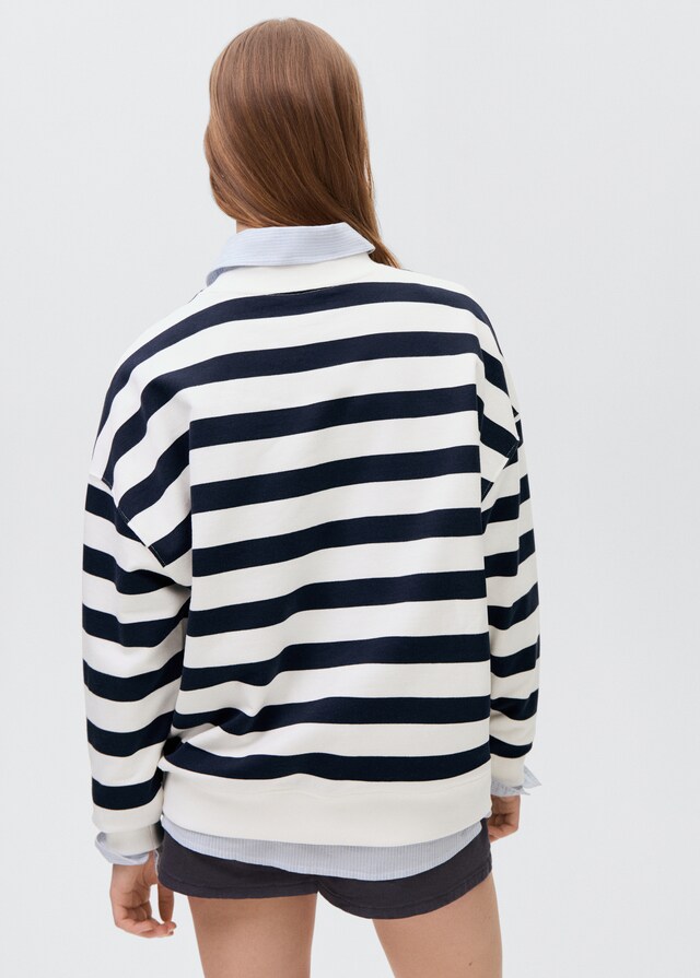 Mango Gestreiftes Sweatshirt mit Text Großer Ausverkauf