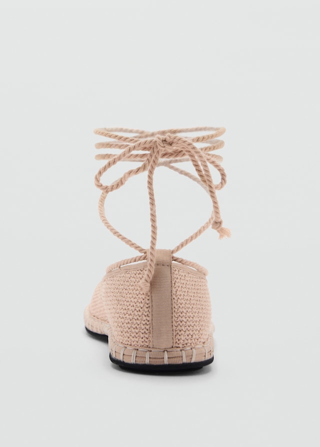 Mango Strick-Ballerina mit Schnürsenkeldetails Wochenangebot