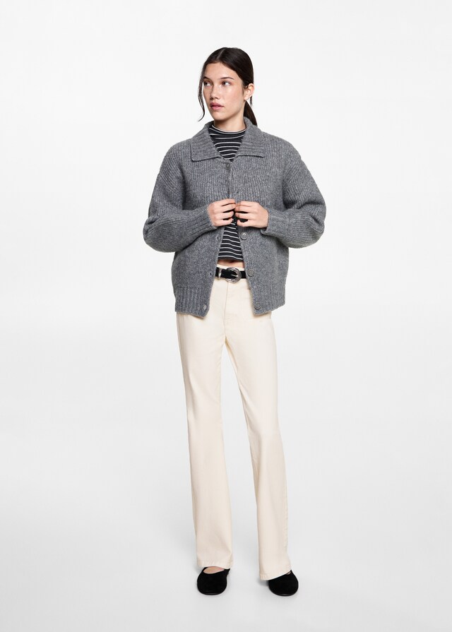 Mango Flared Jeans mit Taschen Cyber Monday