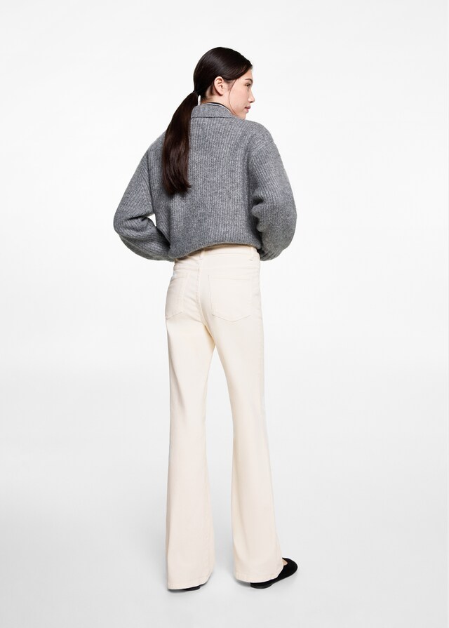 Mango Flared Jeans mit Taschen Cyber Monday