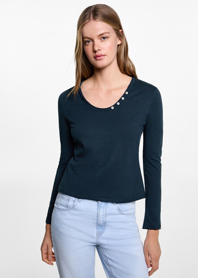 Mango Langärmliges T-Shirt mit Knöpfen