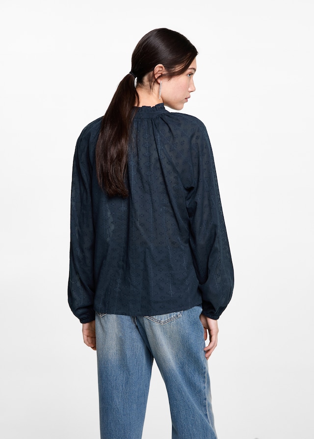 Mango Strukturierte Bluse bestickt Große Rabatte