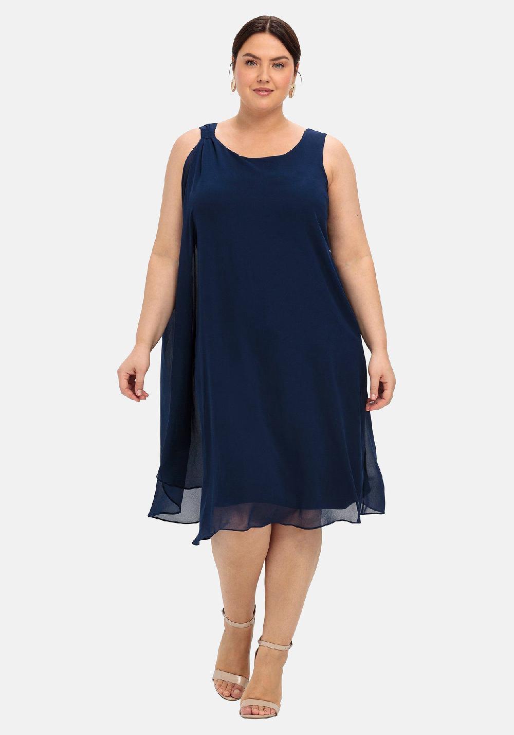 sheego Kleid in figurumspielender Passform Sonderangebote