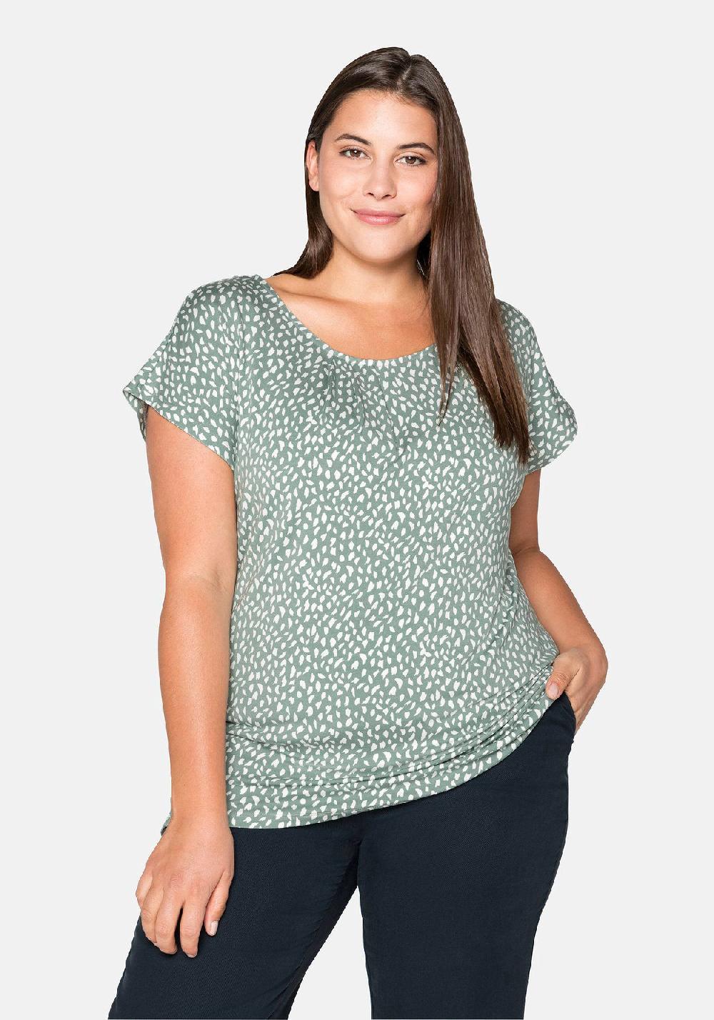 sheego Shirt mit Alloverdruck und gelegten Falten 50% Rabatt mit kostenlosem Versand