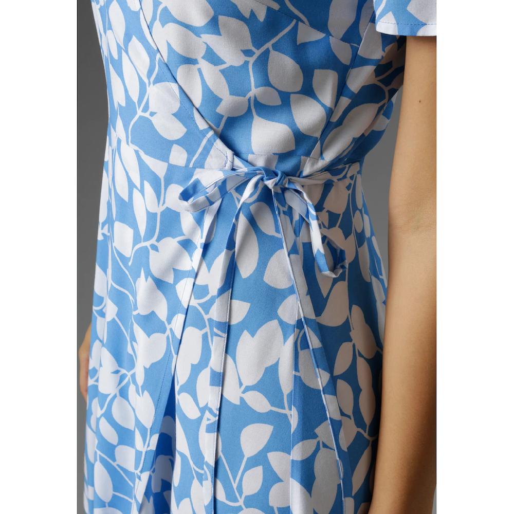 Aniston CASUAL Wickelkleid mit graphischen Blätterdruck Flash Sale