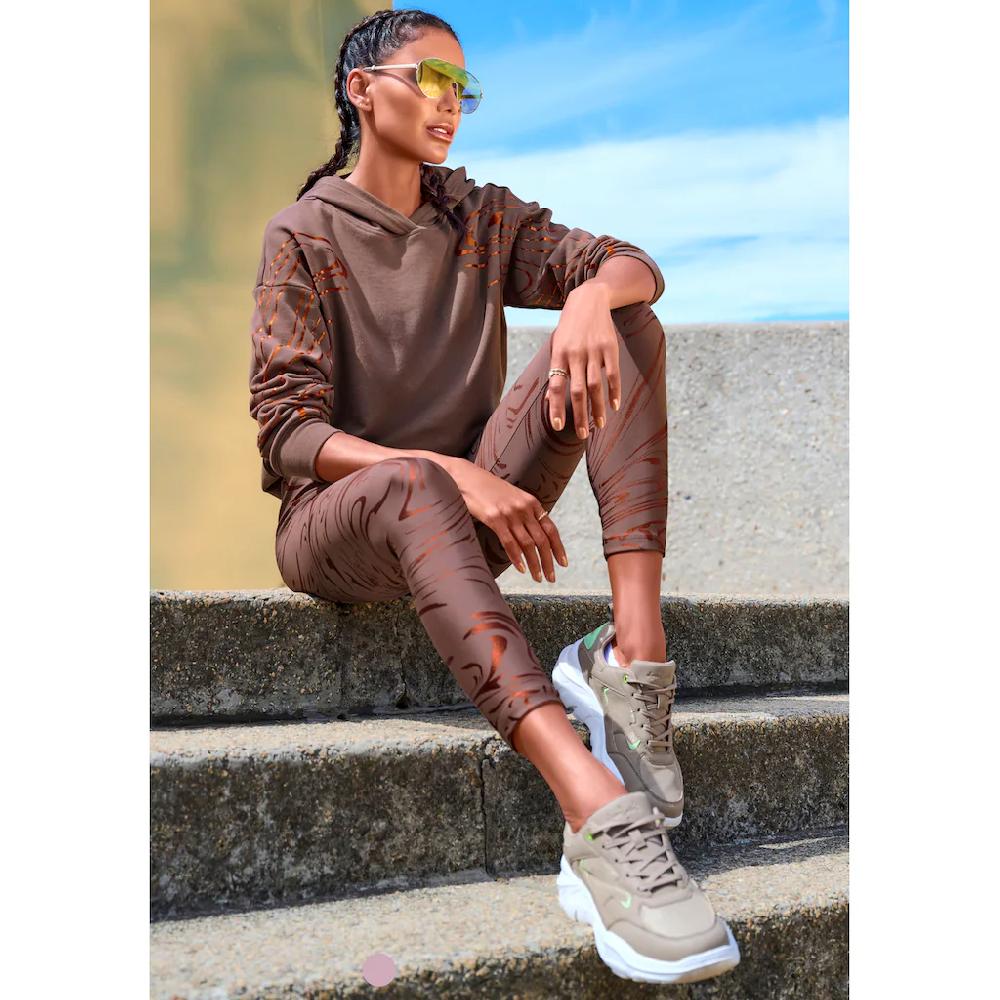 LASCANA ACTIVE Funktionsleggings Sportleggings mit glänzendem Print und 3D Schriftzug Online Shopping