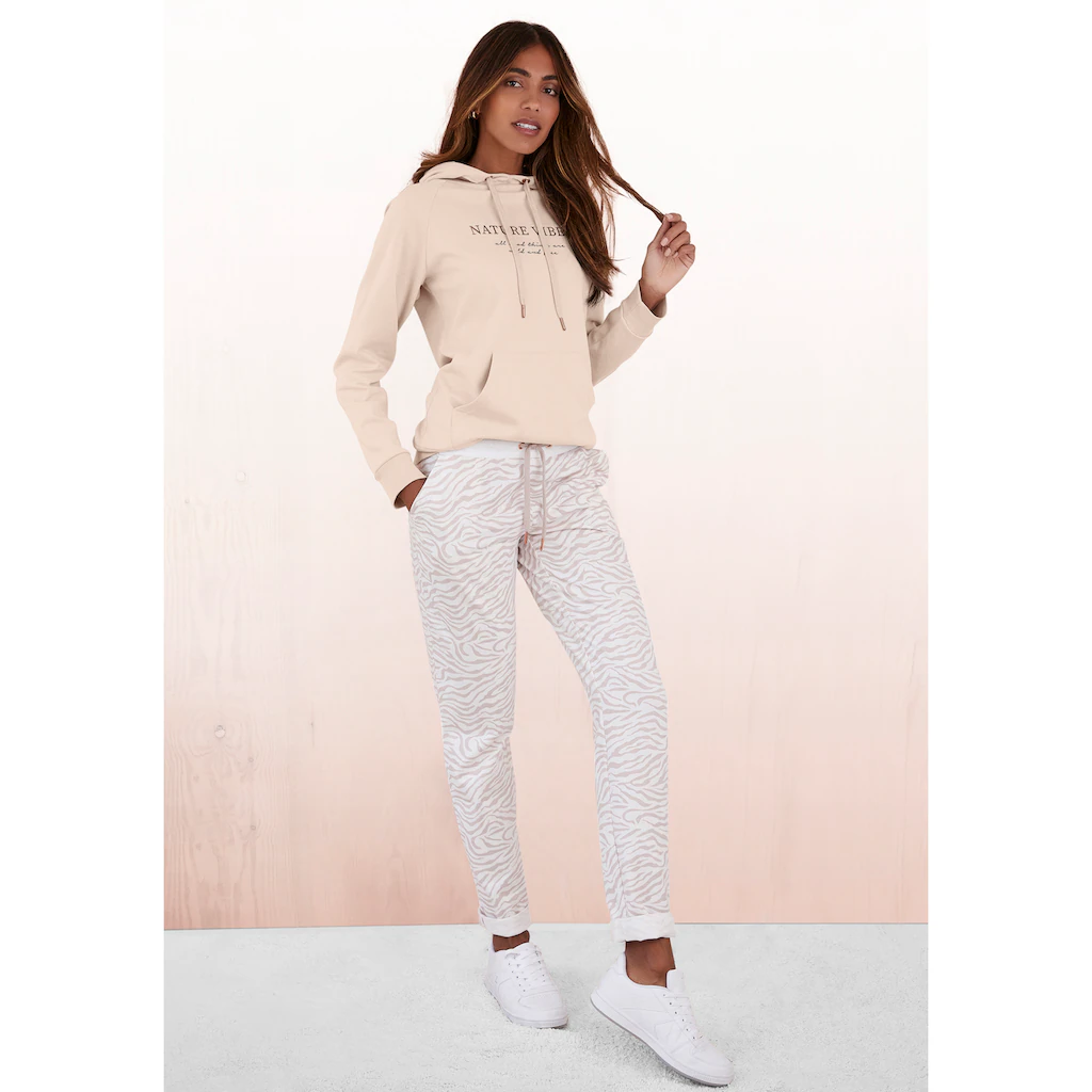 LASCANA Hoodie mit Kängurutasche Loungeanzug im Angebot