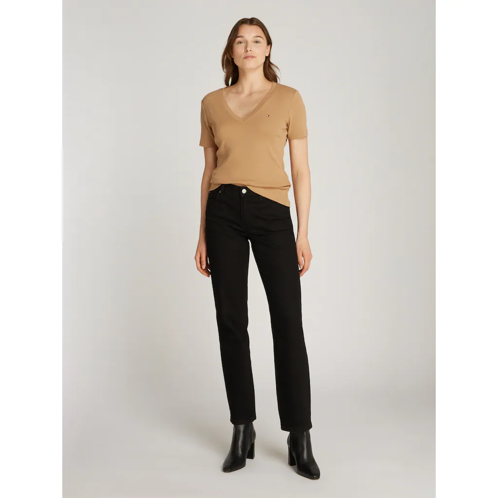 Tommy Hilfiger Straight-Jeans »CLASSIC STRAIGHT RW ECRU« mit Logo-Badge in Knöchellänge Neueste Stile