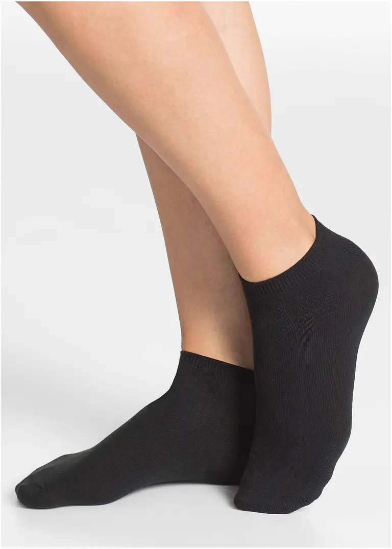 bonprix Praktische Sneakersocken im attraktiven Multipack - schwarz/weiß Rabatte dieses Monats